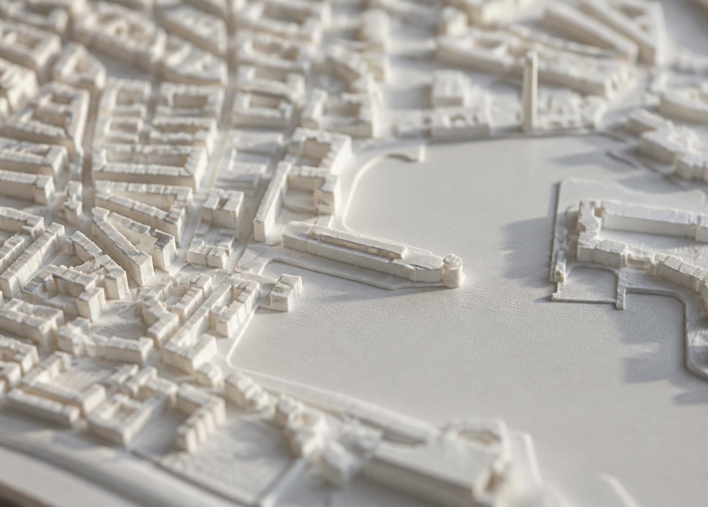 Nærbillede af 3D-printet bystruktur i mat hvid